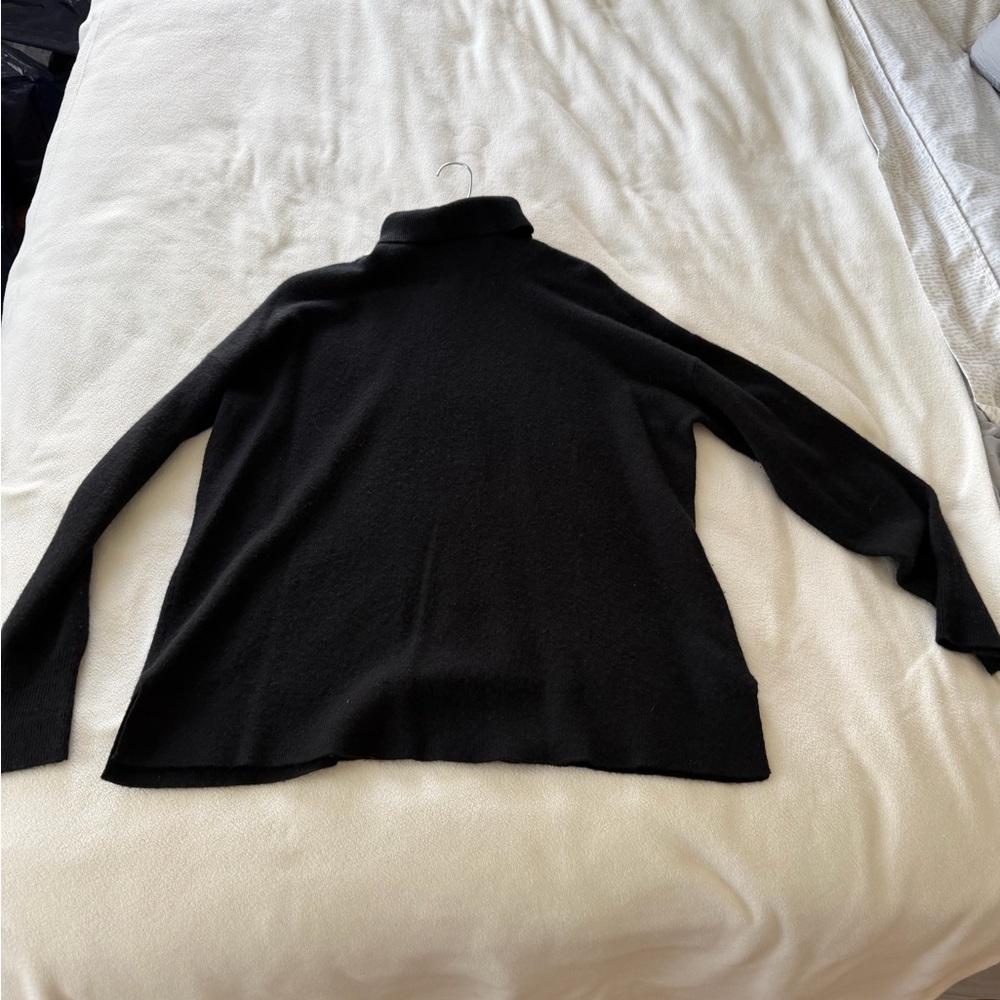 Women's Black Cashmere Turtleneck Sweater